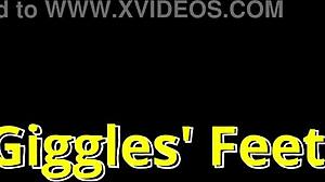 giggles' cute feet get all sandy playing at the beach 😏👣🌊 - beat2feet reup