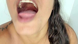 Paty Bumbum Vibrates Magic Wand To Intense Orgasm Consolo