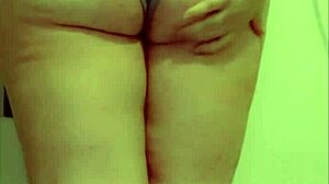 Ultimate Chubby BBW Pussy Pee Fetish In Toilet