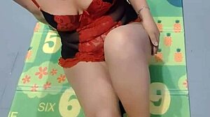 Mi hermanastra begs for deep penetration now!