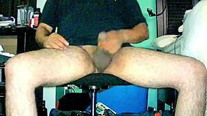 Ezsosa flaunts curvy fat body and monster cock on Dec 13