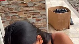 Puta colombiana chupa polla en calle... pillada por vecina! hd dirty talk