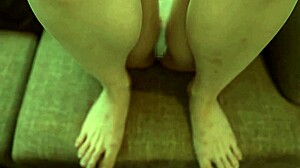 Wow, gadis Jepun malu ini liar betul, tunggang saya mentah untuk creampie berisiko!