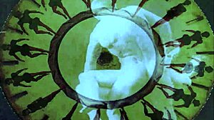 Hej, har du sett vintage förbjudna familjedrömmar från svängiga sextiotalets London?