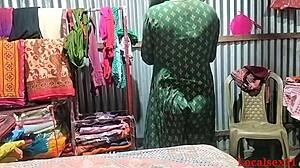 صديقة قرية جميلة تنيك بري مع حبيب مدينة في الرينش. زوج هندي حلو في أكشن ويب كام حار.