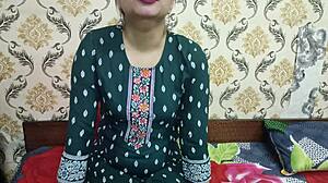 Intialainen opettaja ja oppilas viraali ensikerta MMS-klippi