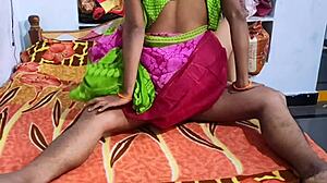 印度夫妻自制后入和足交，哎呀！