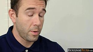 Gadis muda Lexi Lore dikurung di detention