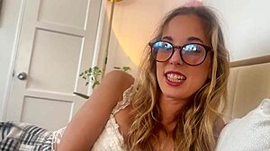 Te-ai gândit vreodată să examinezi pula fratelui vitreg mic cu Millie Morgan în fantezie casnică?