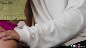 요, 작은 18+ 아시아 틴 김미 킴이 스팽킹 위해 구부렸어! 😍