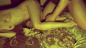 Jeg sov dybt, men SEXEN med den unge 18+ brune med store røv var endnu HEDERE!