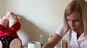 Я брею член топ-клиента, потом он жестко трахает мою ассистентку!