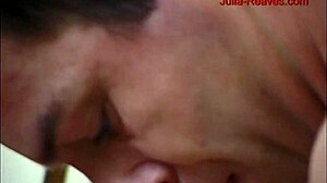 Бабушка с маленькими сиськами берет большой член в пизду для первого оргазма.