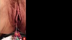 Žena sa vracia s kvapkajúcim creampie v roztrhanom oblečení