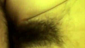 ミナミイトがビッグアジアンチチと毛むくじゃらのマンコをハードファックで圧倒される