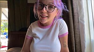 Gotik büyük üvey kız kardeşi Charli O aile terapisinde azgın sapığı Alex Adams'la domine ediyor