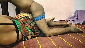 यो, बस अपने पड़ोसी की आग को बिस्तर में वाइल्ड जापानी एक्शन से बुझाया!