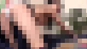 Pusti me da ti pokažem gaćice ispod suknje, hoćeš da vidiš?