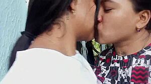 वेट के साथ लेस्बियन सेक्स किया, उसे टेस्टी ओरल थैंक्स दिया