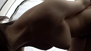 ázsiai csaj utánozza Sashihara E-kupa JD-t, félénk de mohó játékokra és gyors szexre. korai orgazmusa érzékeny természetét mutatja magán egyetem sátras kalandban!