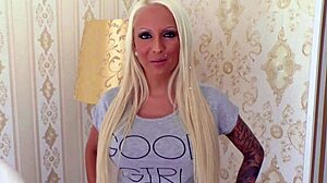 Hej, stara bako, hoćeš li dva mlada momka da te jebu?