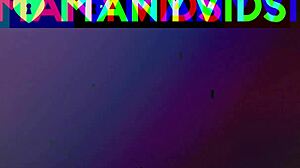 Джазмин любит поиграть с членами трех друзей для удовольствия