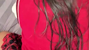 Forró 18 éves latina diák csintalankodik otthon