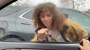 Мащеха се развихря с приятеля на заварения си син по време на еврейска екскурзия POV.