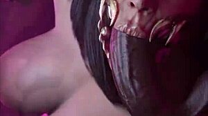 Обсебен съм от този аниме стриптийз, който оживява