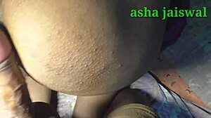 بهابي مُبتزة من ديفار للنيك أثناء تغيير الفوط في المزرعة