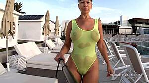 Mitt Gjennomsiktige Våte Badedrakt Sjokkerer på Offentlig Basseng