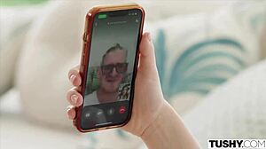 Tushyjeva Jia ni mogla upreti divjemu dp, končano z intenzivnim orgazmom