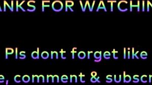 Ladyboy asiática se masturba en la cama