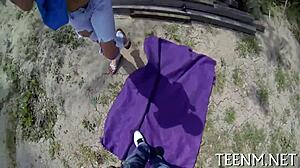 Dani Desire 18+ offre un pompino hardcore birichino per sballo selvaggio