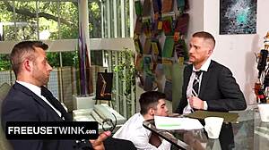 乔尔和布罗迪无套猛干实习小鲜肉哈里森深喉肛中出3P