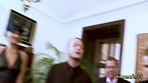 Eu tenho as putas de aniversário mais quentes para ação dupla selvagem!