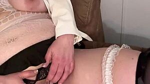 อะไรทำให้มินซี่ซีเอ็มอี บ้าด้วยไดลโด?