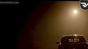 करीना कपूर इंटेंस इंडियन सेक्स सीन में चोदती है