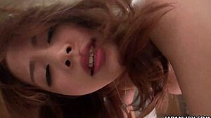 Bujná krasavice Rin Yuuka dává hlavu a dostává to psí styl