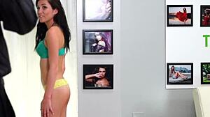 Lille 18+ nabo kneppet hårdt og facialet i hardcore reality interview