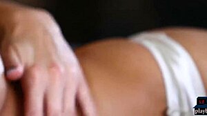 Álomrandi bontakozik ki a nagy cicis kanadai milffel, Shera Becharddal. Ő egy lenyűgöző csaj!