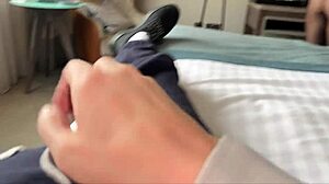 कैजुअल-नैरेटिव स्टीपमदर एंड सन हॉटल में एक्सीडेंट से बेड शेयर करते हैं। थिंग्स हीटेड हुईं।