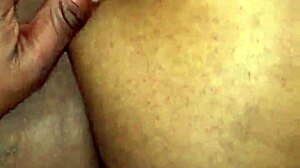 Jebať jej piču blízko, kým nevykrémí