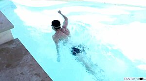 Sąsiad sprawił, że Ariana Marie pragnie cum! 💦