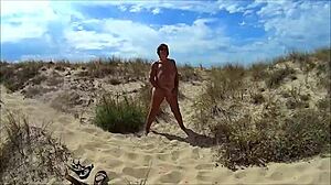 Suzisoumise, akarod nézni, ahogy basznak a nyilvános strandon?