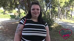 Jade, la fille française ronde, rêve d'un plan à trois sauvage, hein ?