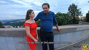 hey, titta på det! jag knullar hans tjej medan han betalar räkningar, är inte det vilt?