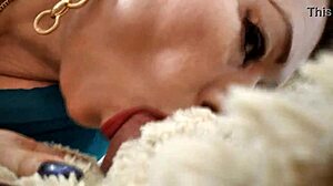 Pljušaste zečice sa kurcima u divljem milf grup četu