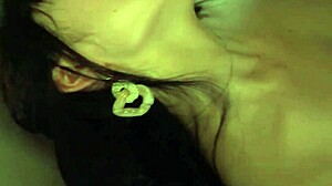 와, 일본 귀여운 여배우가 유출 클립 13에서 크림피니시 받다!