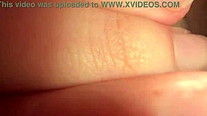 该死，18+少女湿逼特写！自慰高潮真实！